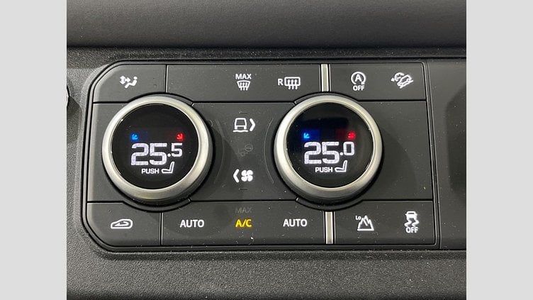 2024 認定中古車 Land Rover Defender 110 Santorini Black P300　PT204 SE