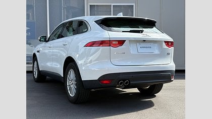 F-Pace 1