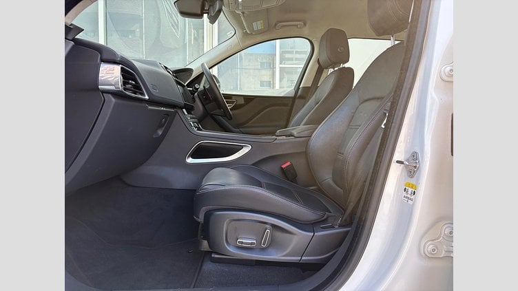 2019 認定中古車 Jaguar F-Pace Fuji White D180 プレステージ