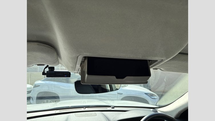 2019 認定中古車 Jaguar F-Pace Fuji White D180 プレステージ