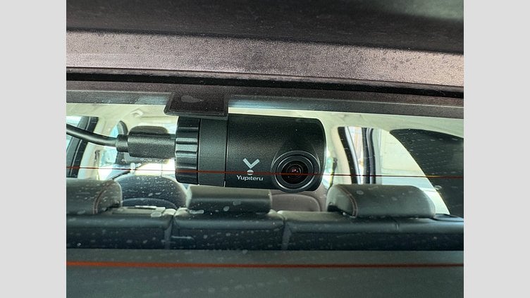 2019 認定中古車 Jaguar F-Pace Fuji White D180 プレステージ