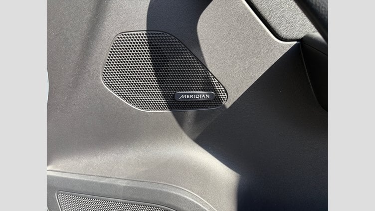 2019 認定中古車 Jaguar F-Pace Fuji White D180 プレステージ