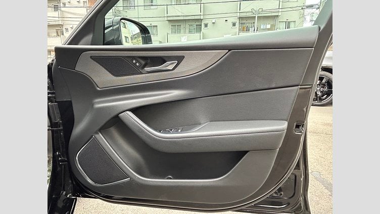 2021 認定中古車 Jaguar XE Santorini Black 2.0L 180D DynamicS