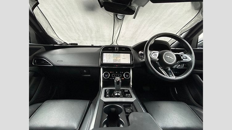 2021 認定中古車 Jaguar XE Santorini Black 2.0L 180D DynamicS