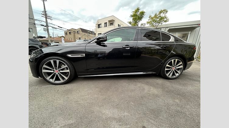 2021 認定中古車 Jaguar XE Santorini Black 2.0L 180D DynamicS