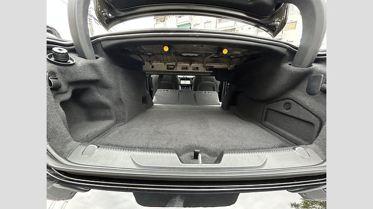 2021 認定中古車 Jaguar XE Santorini Black 2.0L 180D DynamicS