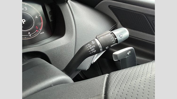 2021 認定中古車 Jaguar XE Santorini Black 2.0L 180D DynamicS