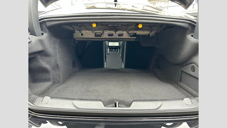 2021 認定中古車 Jaguar XE Santorini Black 2.0L 180D DynamicS