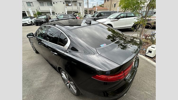 2021 認定中古車 Jaguar XE Santorini Black 2.0L 180D DynamicS