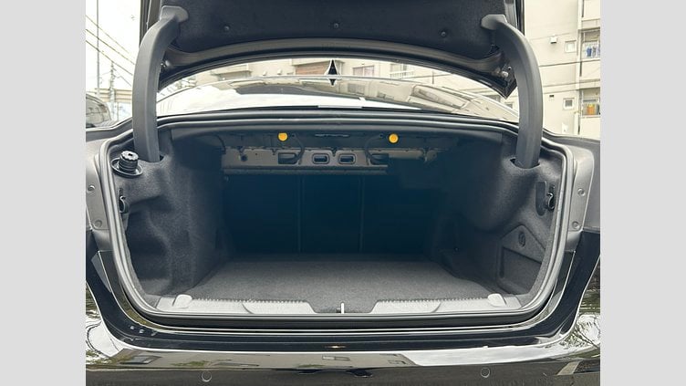 2021 認定中古車 Jaguar XE Santorini Black 2.0L 180D DynamicS