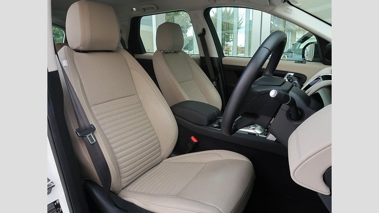 2022 認定中古車 Land Rover Discovery Sport Fuji White ディーゼル ＳＥ Ｄ２００