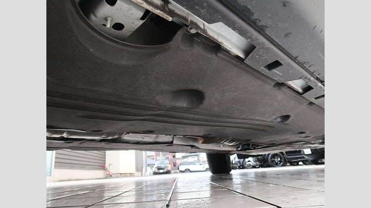 2022 認定中古車 Land Rover Discovery Sport Fuji White ディーゼル ＳＥ Ｄ２００