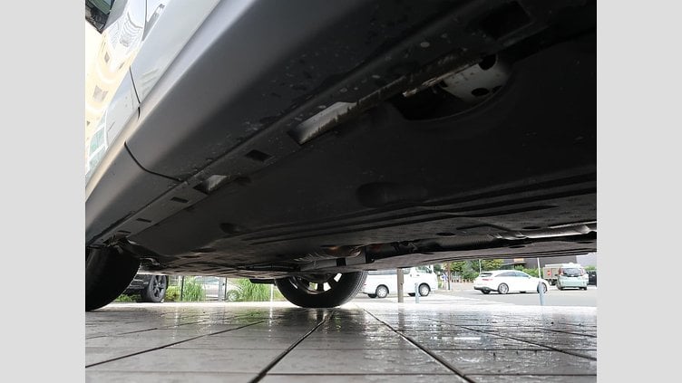 2022 認定中古車 Land Rover Discovery Sport Fuji White ディーゼル ＳＥ Ｄ２００