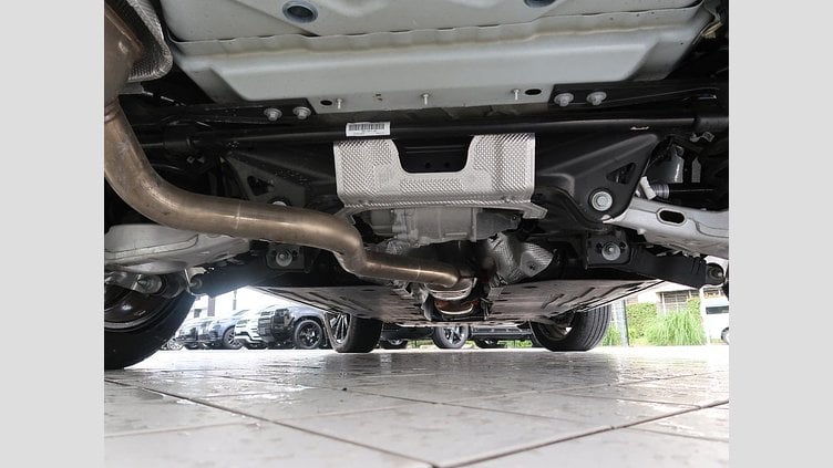 2022 認定中古車 Land Rover Discovery Sport Fuji White ディーゼル ＳＥ Ｄ２００