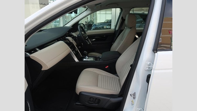 2022 認定中古車 Land Rover Discovery Sport Fuji White ディーゼル ＳＥ Ｄ２００