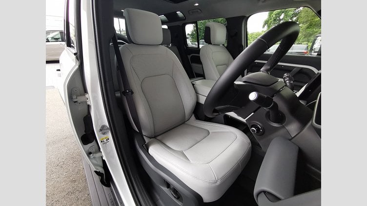 2024 認定中古車 Land Rover Defender 110 Fuji White 110 XダイナミックHSE 3.0L D350 110 XダイナミックHSE 3.0L D350