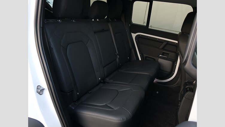 2023 認定中古車 Land Rover Defender 110 Fuji White D300 110S