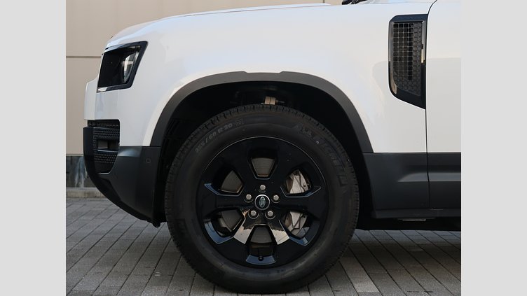 2023 認定中古車 Land Rover Defender 110 Fuji White D300 110S
