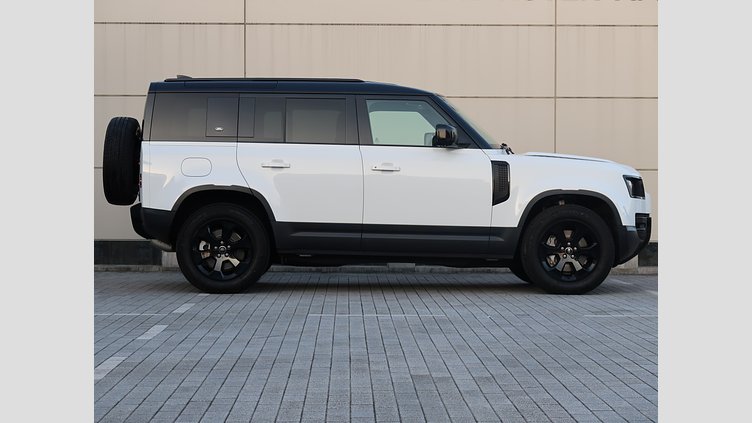 2023 認定中古車 Land Rover Defender 110 Fuji White D300 110S