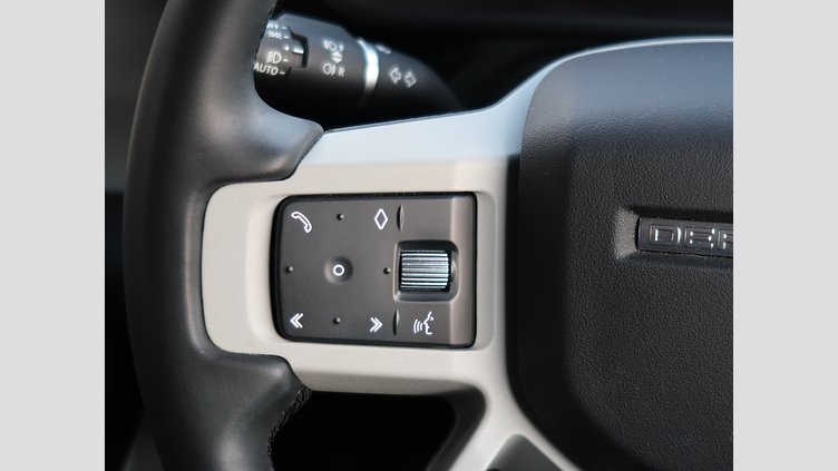 2023 認定中古車 Land Rover Defender 110 Fuji White D300 110S