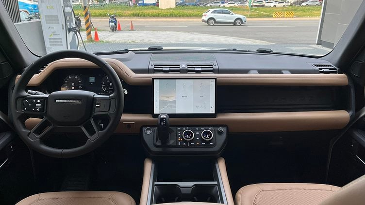 2024 認證中古車 Land Rover Defender 110 (1AA) 富士山白 Fuji White D300  輕油電混合 X-Dynamic HSE