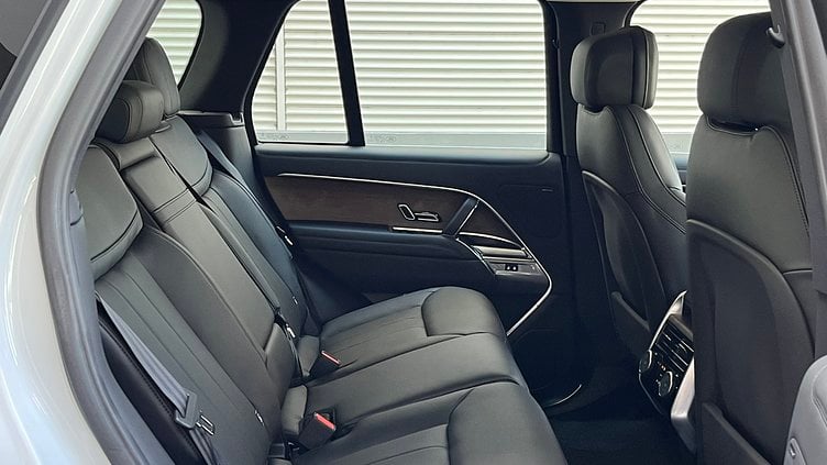 2024 認證中古車 Land Rover Range Rover (1AA) Fuji White 富士山白 P400 汽油 (輕油電混合) 標準軸距 SE