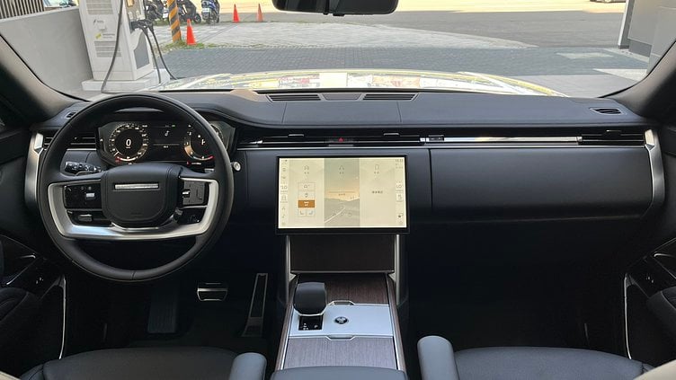 2024 認證中古車 Land Rover Range Rover (1AA) Fuji White 富士山白 P400 汽油 (輕油電混合) 標準軸距 SE
