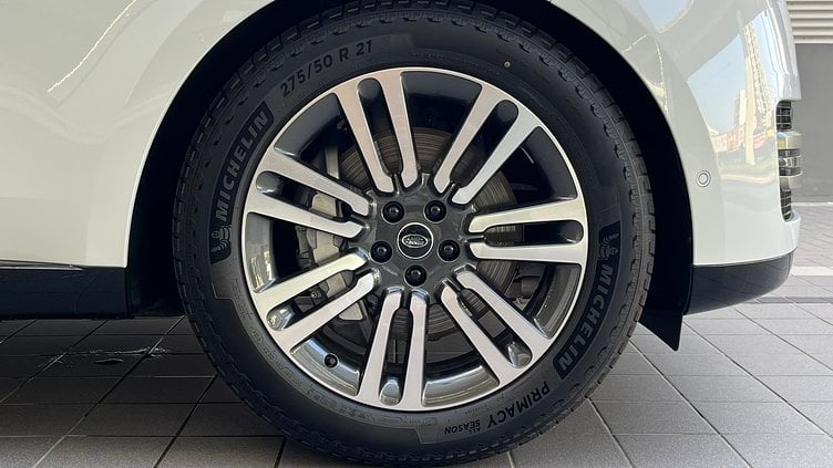 2024 認證中古車 Land Rover Range Rover (1AA) Fuji White 富士山白 P400 汽油 (輕油電混合) 標準軸距 SE