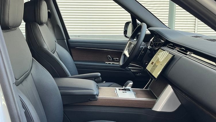 2024 認證中古車 Land Rover Range Rover (1AA) Fuji White 富士山白 P400 汽油 (輕油電混合) 標準軸距 SE