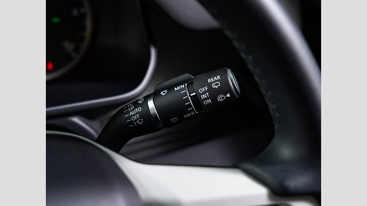 2023 認定中古車 Land Rover Defender 110 Santorini Black ディーゼル S