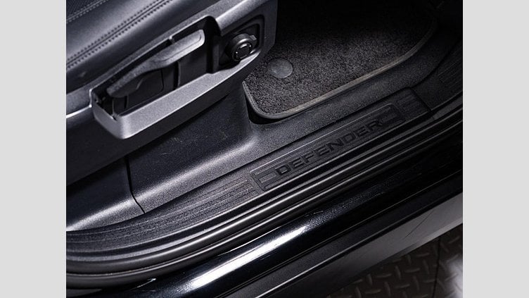 2023 認定中古車 Land Rover Defender 110 Santorini Black ディーゼル S