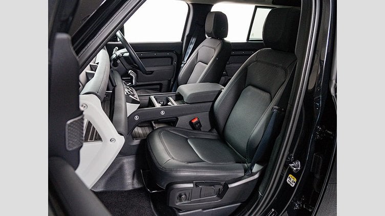 2023 認定中古車 Land Rover Defender 110 Santorini Black ディーゼル S