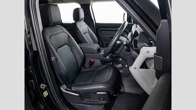 2023 認定中古車 Land Rover Defender 110 Santorini Black ディーゼル S