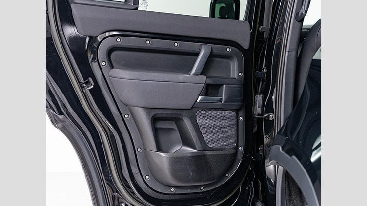 2023 認定中古車 Land Rover Defender 110 Santorini Black ディーゼル S