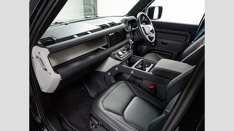 2023 認定中古車 Land Rover Defender 110 Santorini Black ディーゼル S