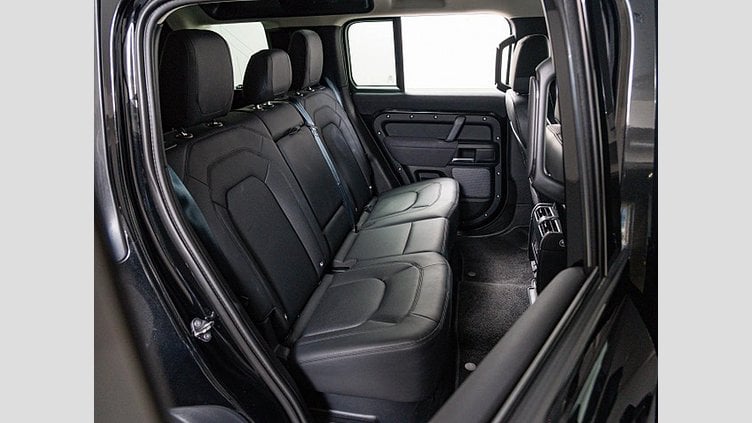 2023 認定中古車 Land Rover Defender 110 Santorini Black ディーゼル S