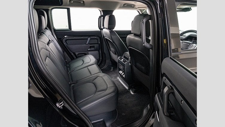 2023 認定中古車 Land Rover Defender 110 Santorini Black ディーゼル S