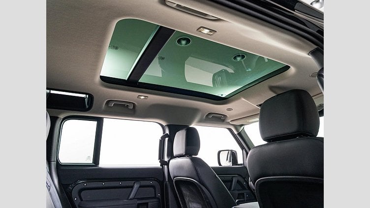 2023 認定中古車 Land Rover Defender 110 Santorini Black ディーゼル S