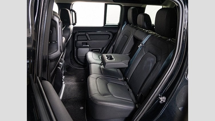 2023 認定中古車 Land Rover Defender 110 Santorini Black ディーゼル S