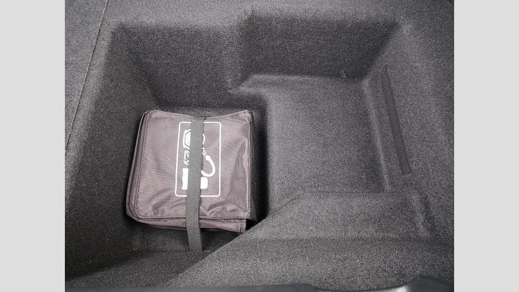 2014 認定中古車 Jaguar F-Type サルサレッド ガソリン Ｒクーペ