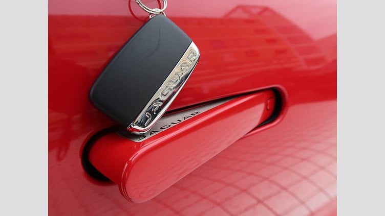 2014 認定中古車 Jaguar F-Type サルサレッド ガソリン Ｒクーペ