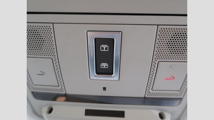 2018 認定中古車 Land Rover Discovery Sport Silicon Silver ディーゼル HSE