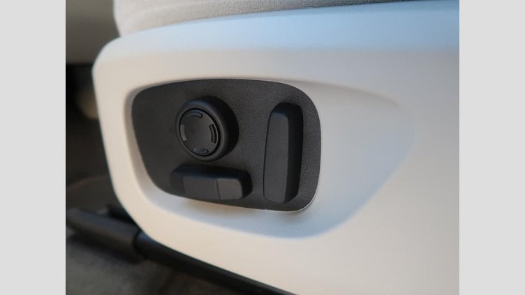 2018 認定中古車 Land Rover Discovery Sport Silicon Silver ディーゼル HSE