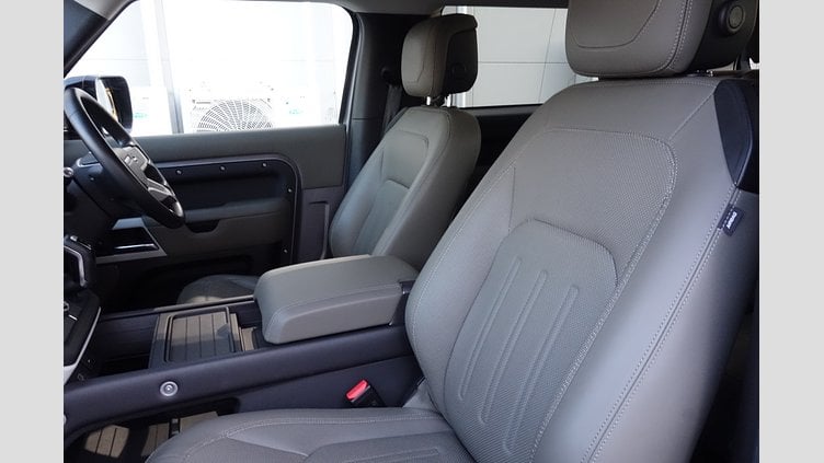 2021 認定中古車 Land Rover Defender 90 アイガーグレイ P300 AWD（AT） HSE