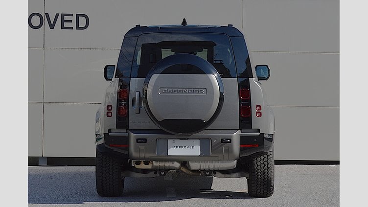 2024 認定中古車 Land Rover Defender 90 シリコンシルバー D350 ディーゼルマイルドハイブリッド X-Dynamic HSE