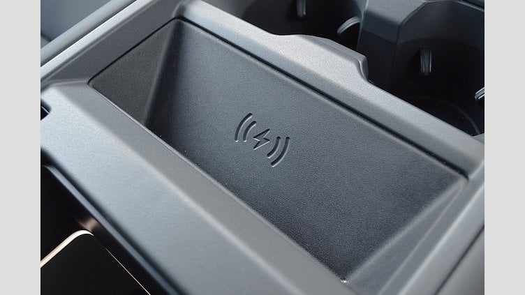 2024 認定中古車 Land Rover Defender 90 シリコンシルバー D350 ディーゼルマイルドハイブリッド X-Dynamic HSE