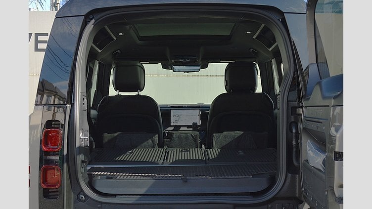 2024 認定中古車 Land Rover Defender 90 シリコンシルバー D350 ディーゼルマイルドハイブリッド X-Dynamic HSE