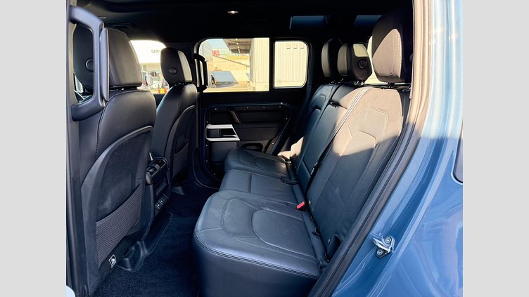 2023 認定中古車 Land Rover Defender 110 Tasman Blue P300 １１０ＳＥ エアサスペンション装着車