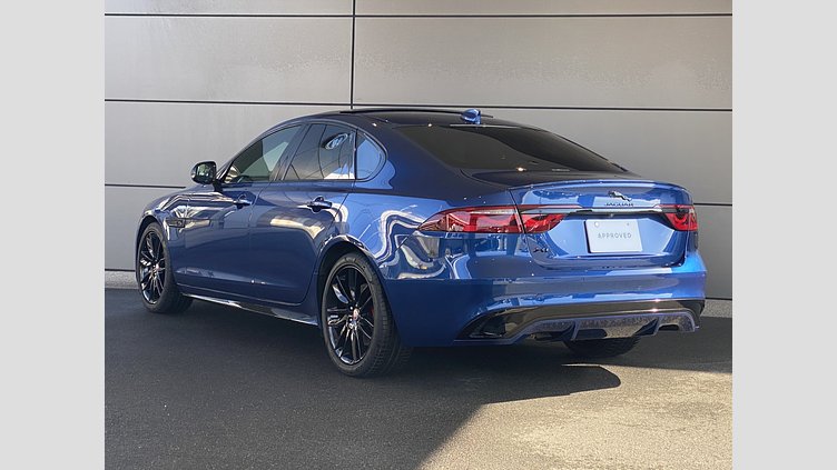 2023 認定中古車 Jaguar XF ブルーファイヤーブルー P250 RWD （オートマチック） SALOON R-DYNAMIC BLACK