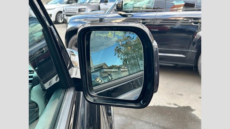 2024 認定中古車 Land Rover Defender 110 Santorini Black 2.0L　P300 DynamicSE